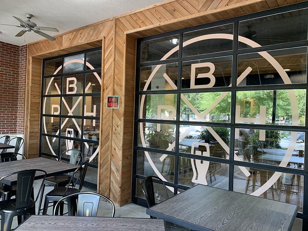 Bru's Public House | Window Design